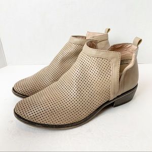 restricted shoes wholesale